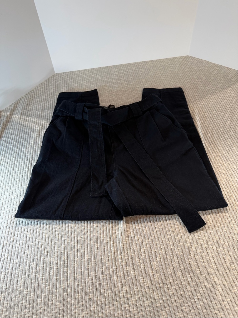 Who What Wear Target Tapered Ankle Pants Belted Button Hem Black Size 6 NWT
